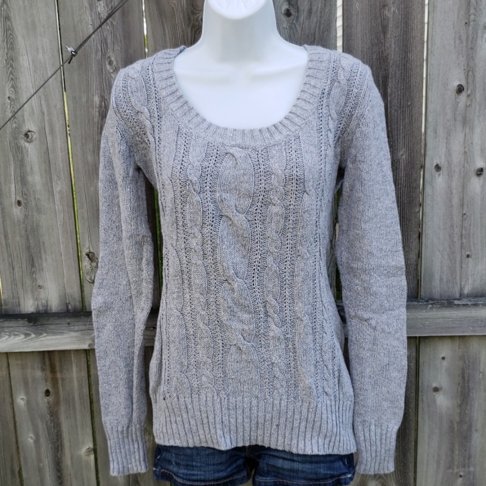 Gray Gap Sweater - image 1